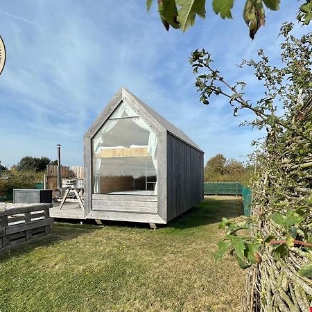 Lushna 8 Petite At Lee Wick Farm Cottages And Glamping Клактън он Сий Екстериор снимка