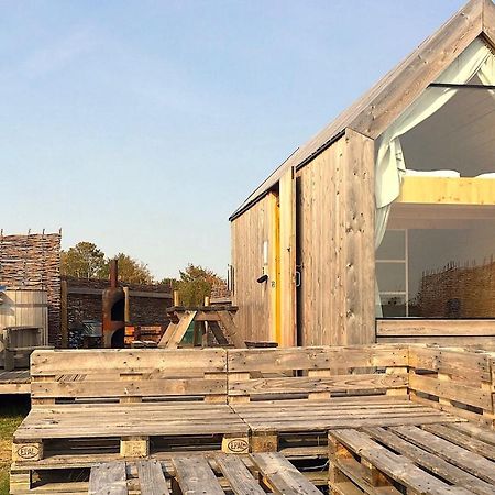 Lushna 8 Petite At Lee Wick Farm Cottages And Glamping Клактън он Сий Екстериор снимка