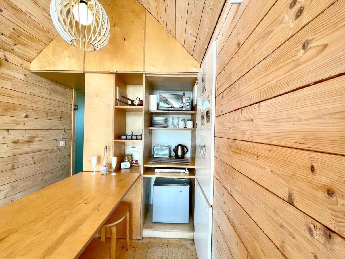 Lushna 8 Petite At Lee Wick Farm Cottages And Glamping Клактън он Сий Екстериор снимка